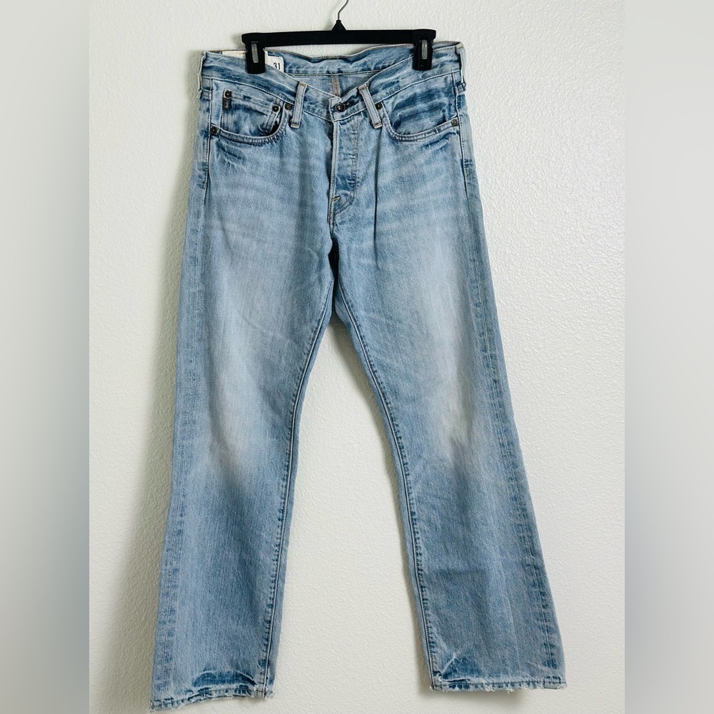 Abercrombie & Fitch Men's Light Wash Straight Cut Jeans Size 31”x 32”